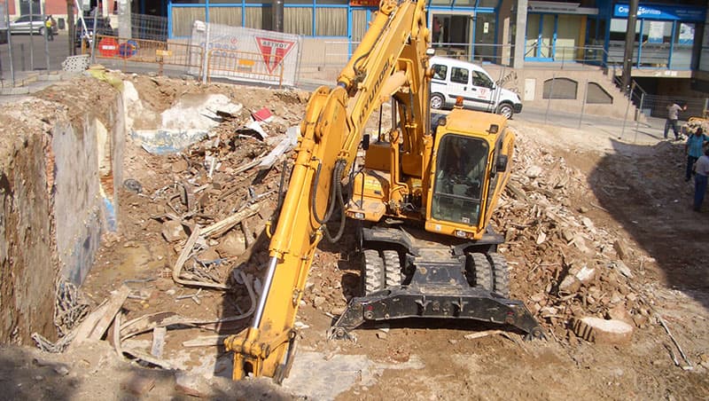 Derribo de edificios en Montcada Demoliciones mecánicas en Sabadell
